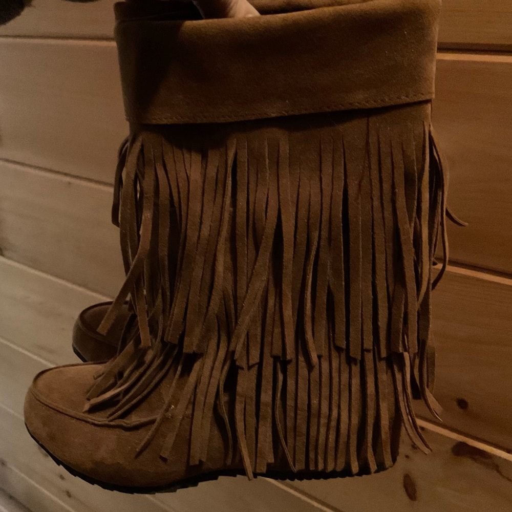 SUEDE FRINGE BOOTS